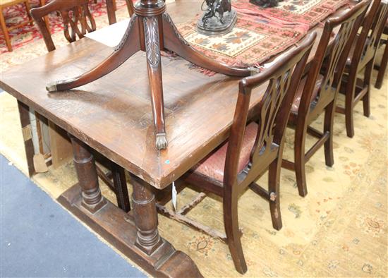 An oak refectory table W.220cm